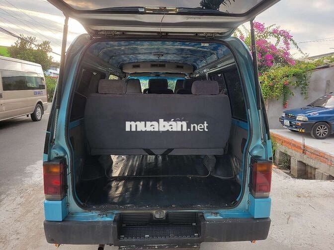 Kia 9 chổ máy dầu