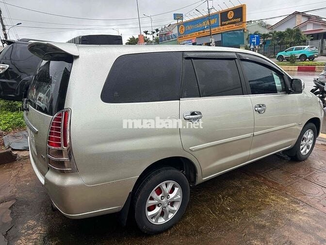 Toyota Innova 2008 V - 123456 km