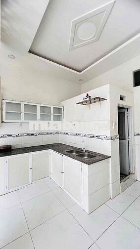 Nhà Gần Chợ Đường DT 120m2 1Trệt 1Lầu 3Pn 3Wc Sân Đậu Xe Máy Hẻm Cụt