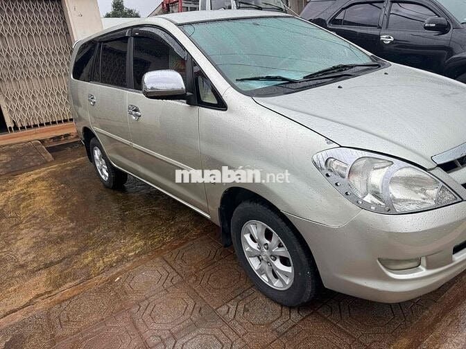 Toyota Innova 2008 V - 123456 km