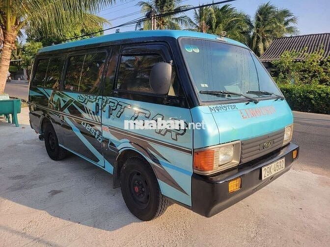 Kia 9 chổ máy dầu