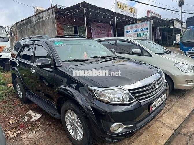 Toyota Fortuner 2012 - 123456 km