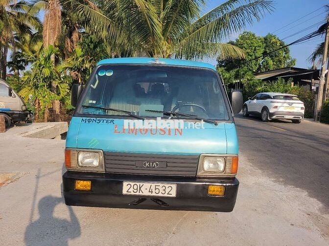 Kia 9 chổ máy dầu