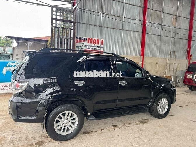 Toyota Fortuner 2012 - 123456 km