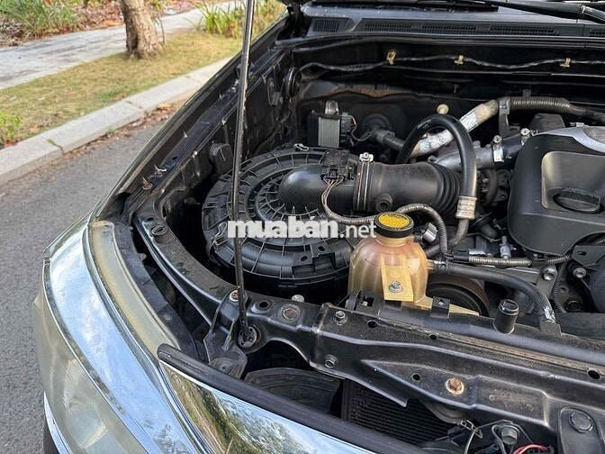 Toyota Fortuner 2009 2.5G - 200000 km