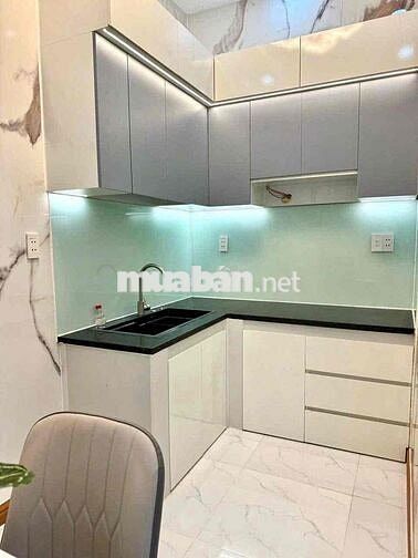 BÁN NHÀ 1 TRỆT 1 LẦU ĐẸP KENG - GẦN SIÊU THII EMART 1