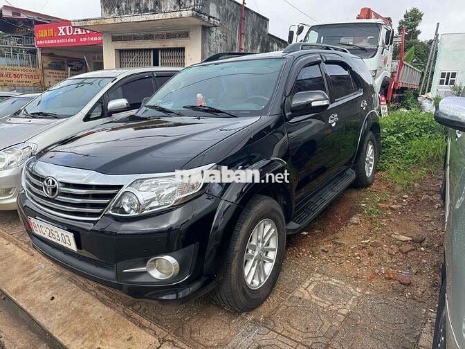 Toyota Fortuner 2012 - 123456 km