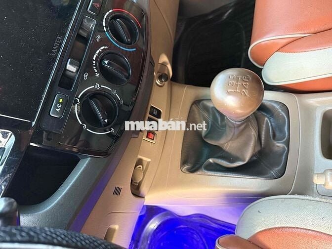 Toyota Fortuner 2009 2.5G - 200000 km