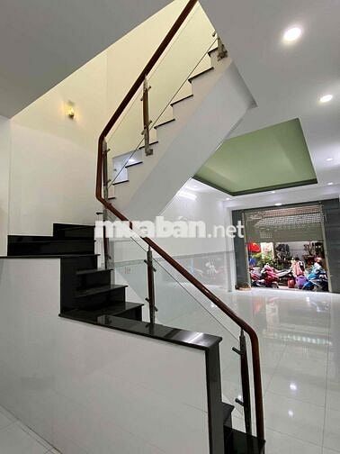 Bán nhà Tân Kỳ Tân Quý, 5,3x11 hẻm oto, có 4PN, Chỉ 4,2tỷ còn TL