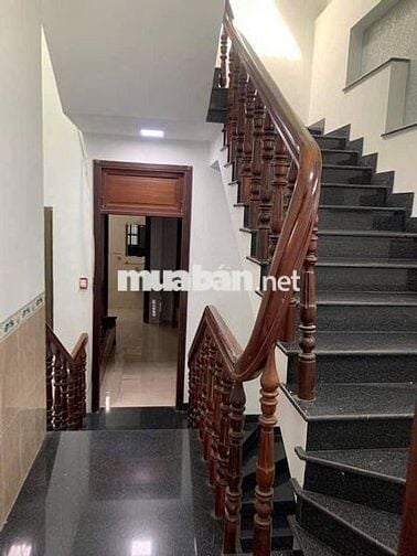 Nhà hẻm tải luỹ bán bích tân phú 4 phòng 4m x 18m 3 tầng giá 16tr