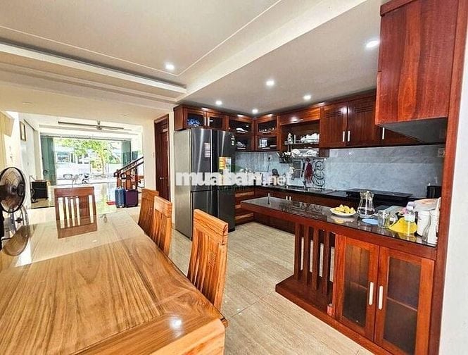 CHO THUÊ NHÀ 4 PN FULL NỘI THẤT KHU VĨNH HẢI GIÁ 18 TRIỆU