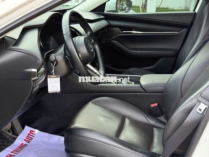 Mazda 3 2023 1.5L Luxury - 23000 km