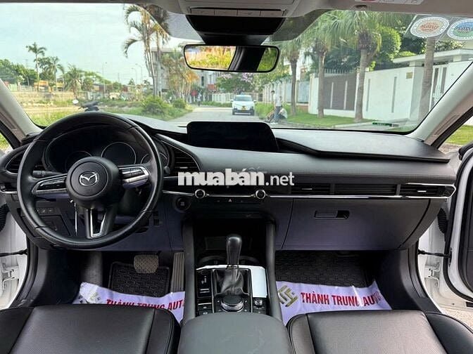 Mazda 3 2023 1.5L Luxury - 23000 km