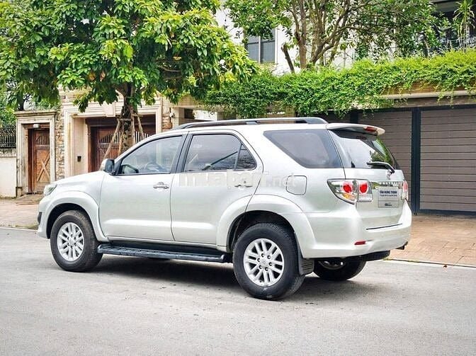Toyota Fortuner 2.5G MT số sàn sản xuất 2013