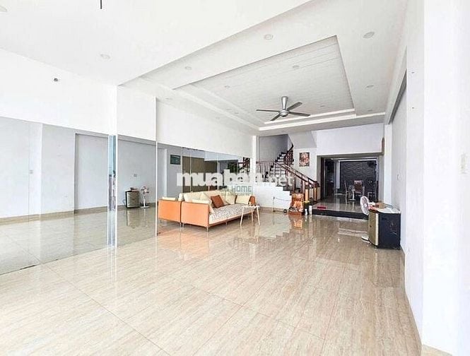 CHO THUÊ NHÀ 4 PN FULL NỘI THẤT KHU VĨNH HẢI GIÁ 18 TRIỆU