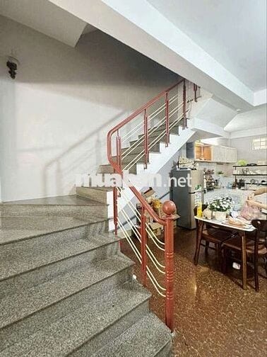 NHÀ 3 TẦNG, 4PN, CÓ NỘI THẤT, ĐƯỜNG NGỌC HỒI GẦN LÝ THÁI TÔNG