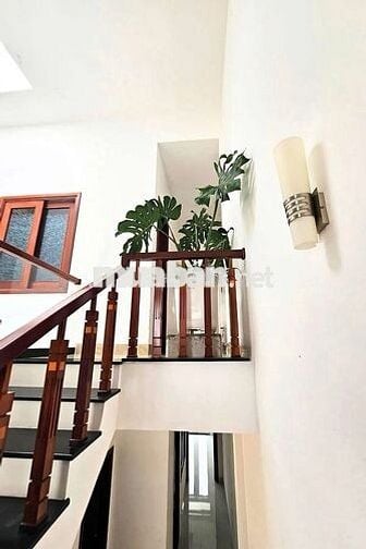 CHO THUÊ NHÀ 4 PN FULL NỘI THẤT KHU VĨNH HẢI GIÁ 18 TRIỆU
