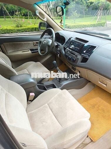 Toyota Fortuner 2.5G MT số sàn sản xuất 2013