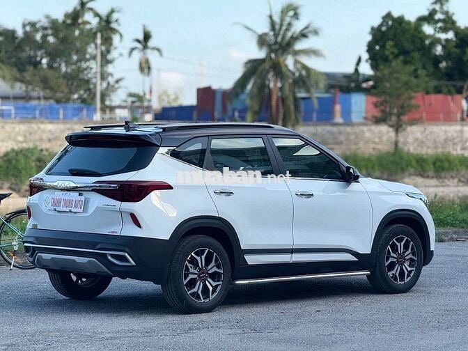 Kia Seltos 2022 Premium 1.6 AT - 17000 km