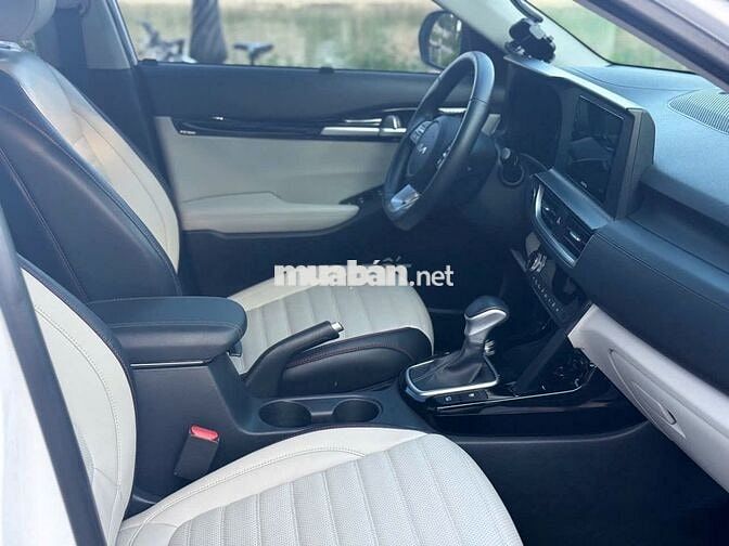 Kia Seltos 2022 Premium 1.6 AT - 17000 km