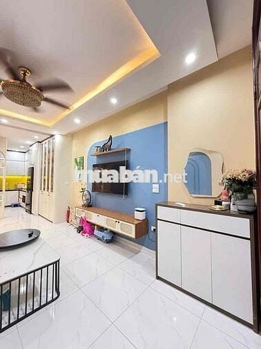 Siêu Phẩm Phú Diễn 40m2 - 5 Tầng - Gần Phố - Tiện Ích - Giá 6,5 Tỷ