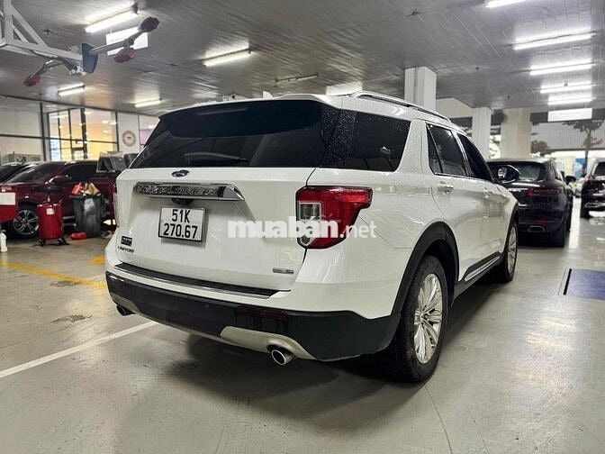 Ford Explorer Limited 2022 siêu lướt