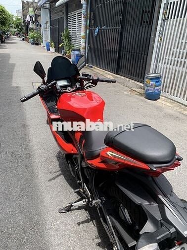 GSX - R150 xe côn tay màu đỏ đen 2022 mới 90%