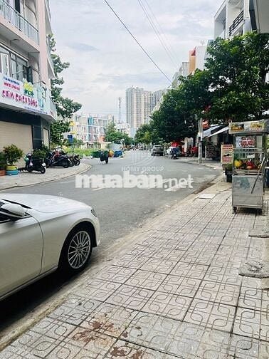 NHÀ MẶT TIỀN 3 TẦNG, NGAY KDC HIM LAM PHÚ ĐÔNG, GẦN PHẠM VĂN ĐỒNG