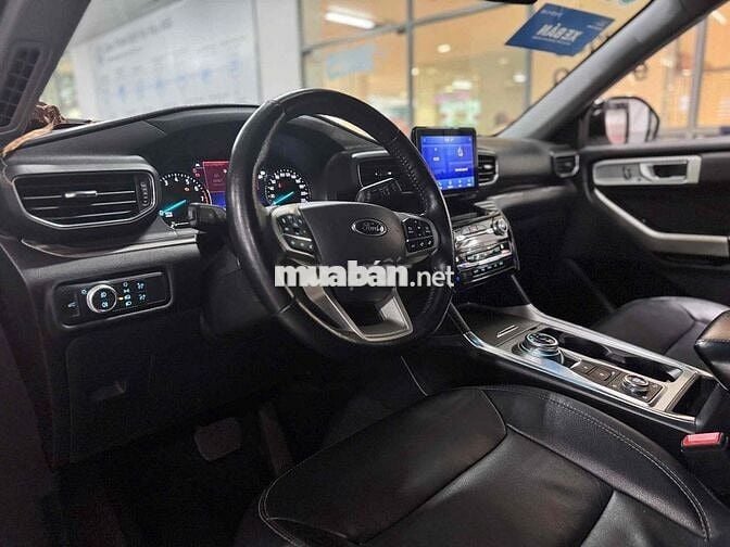 Ford Explorer Limited 2022 siêu lướt