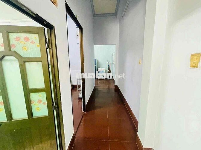 BÁN GẤP NHÀ HẺM BA GÁC 1 TRỆT 1 LẦU