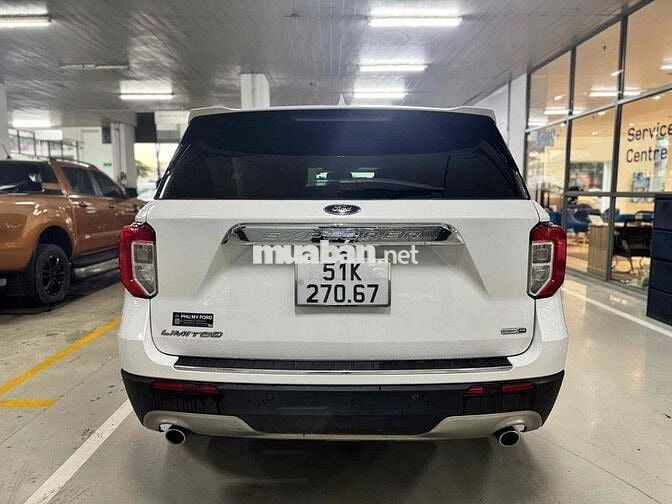 Ford Explorer Limited 2022 siêu lướt