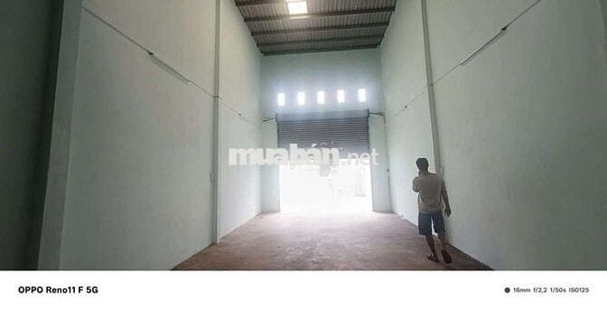Kho mới 4×30 có gác cao ráo sạch sẽ . Điện 3 pha . Đường vĩnh lộc B