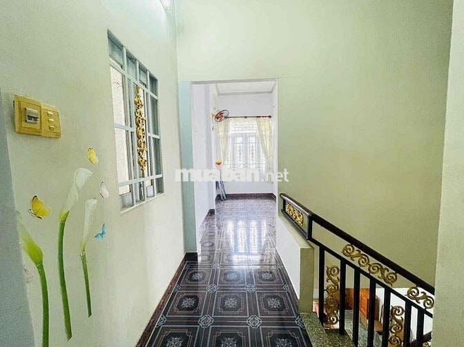 BÁN GẤP NHÀ HẺM BA GÁC 1 TRỆT 1 LẦU