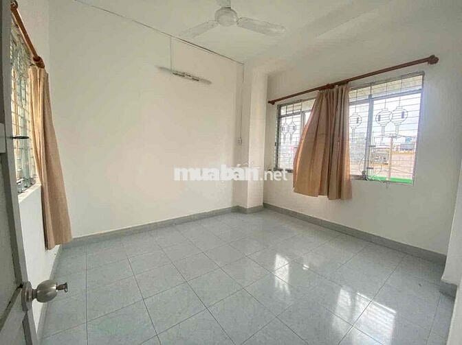 Diện tích  8x11=82 m2 , Nguyễn Đình Chiểu -PN -8tr5