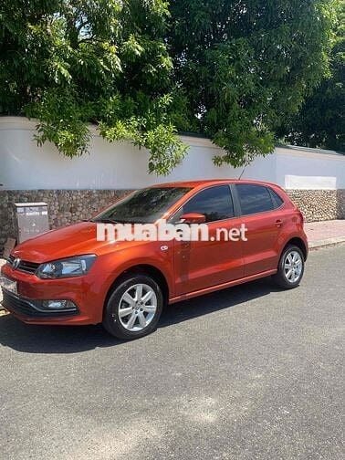 Bán xe Volkswagen Polo AT 2015