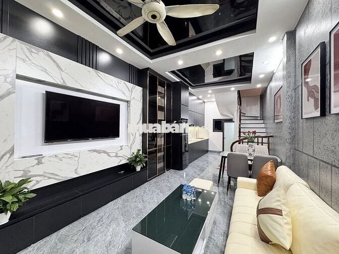 Bán nhà sát cầu Lủ, ô tô đỗ cửa, full nội thất giá 8,3 tỷ thương lượng