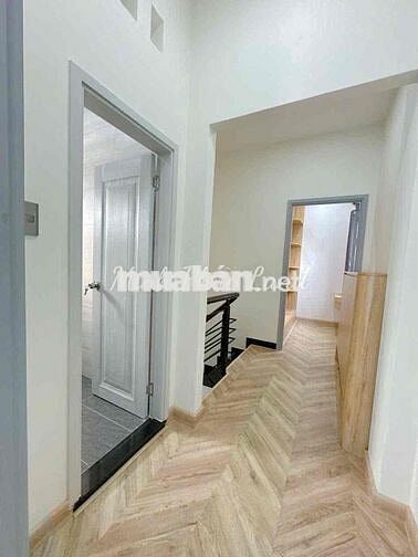 Bán nhà sát MT Trần Xuân Soạn - Tân Kiểng - 65m2 - Sổ Riêng -Hoàn Công