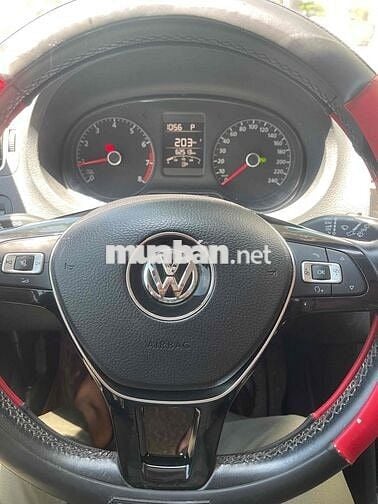 Bán xe Volkswagen Polo AT 2015