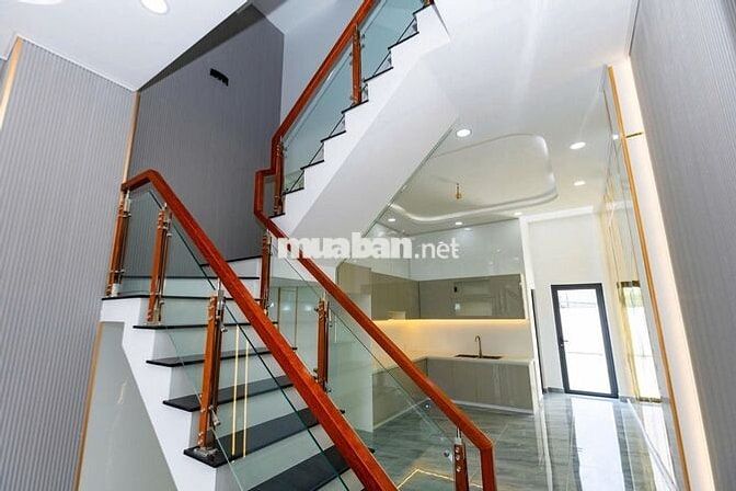 2.25 TỶ  CHO CĂN NHÀ PHỐ 2 LẦU, 3 PN TẠI TDM NGAY ĐẠI LỘ BÌNH DƯƠNG