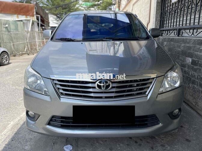 Toyota Innova 2013 2.0G  tự động - 150000 km
