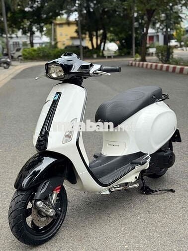 💥Vespa đầu vuông màu trắng đen Sporty đẹp keng