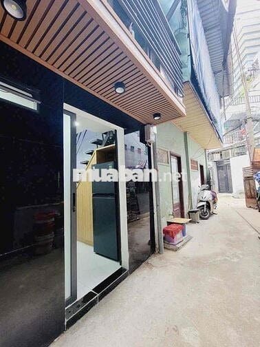 Nhà 3 Tầng - 1/ CMT8 - Ngay vòng xoay dân chủ - Giá 1 tỷ 85