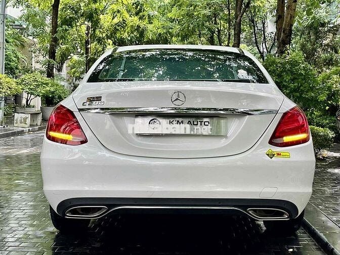 Mercedes Benz C200 2017 Trắng - 75000 km