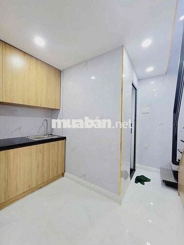 Nhà 3 Tầng - 1/ CMT8 - Ngay vòng xoay dân chủ - Giá 1 tỷ 85