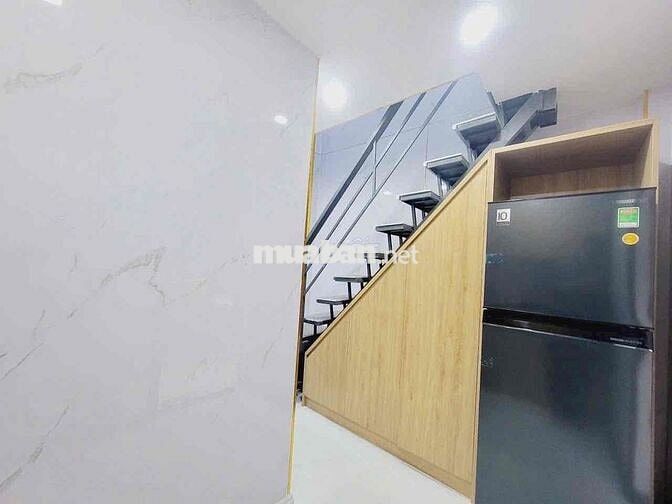Nhà 3 Tầng - 1/ CMT8 - Ngay vòng xoay dân chủ - Giá 1 tỷ 85