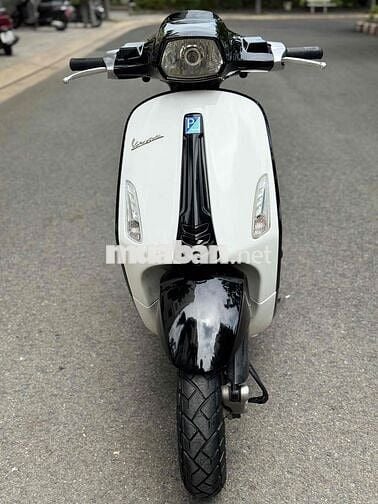 💥Vespa đầu vuông màu trắng đen Sporty đẹp keng
