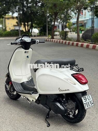 💥Vespa đầu vuông màu trắng đen Sporty đẹp keng