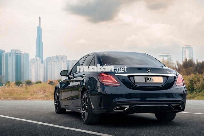 Mercedes C300 AMG 2019 nhiều option lên thêm
