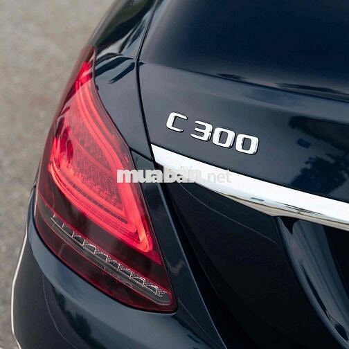 Mercedes C300 AMG 2019 nhiều option lên thêm