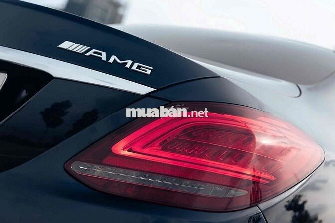 Mercedes C300 AMG 2019 nhiều option lên thêm
